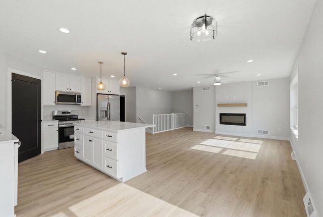 517 Alan Drive, Mount Horeb, WI 53572