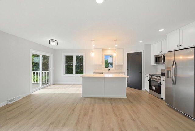 517 Alan Drive, Mount Horeb, WI 53572