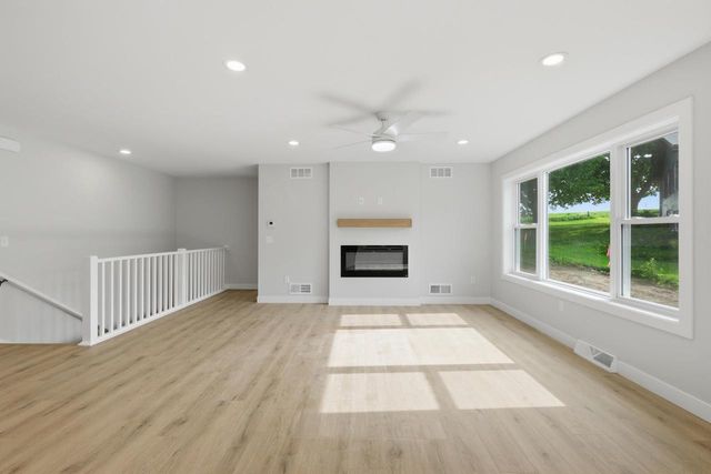 517 Alan Drive, Mount Horeb, WI 53572