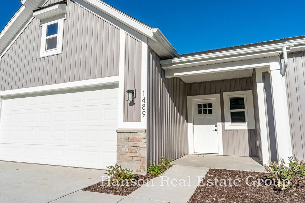1399 Center Hill Road SE 31, Lowell, MI 49331