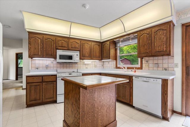 3455 Birnamwood DRIVE, Slinger, WI 53086
