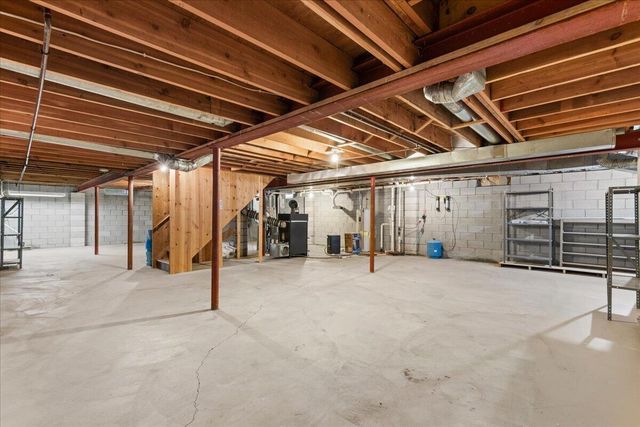 3455 Birnamwood DRIVE, Slinger, WI 53086