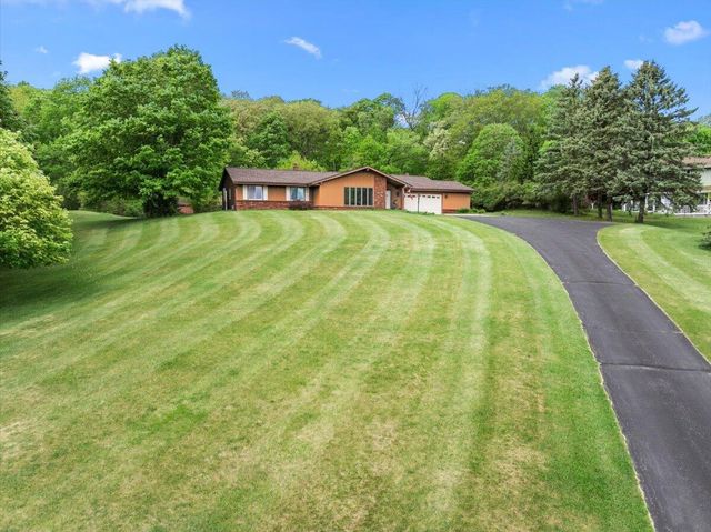 3455 Birnamwood DRIVE, Slinger, WI 53086