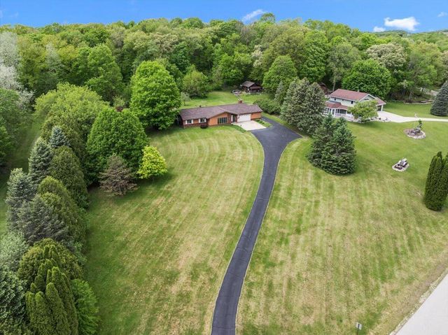 3455 Birnamwood DRIVE, Slinger, WI 53086