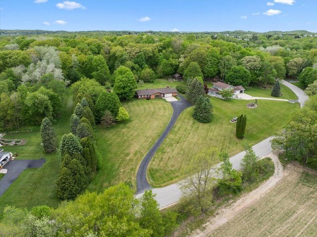 3455 Birnamwood DRIVE, Slinger, WI 53086