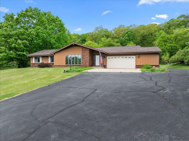 3455 Birnamwood DRIVE, Slinger, WI 53086