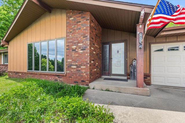 3455 Birnamwood DRIVE, Slinger, WI 53086