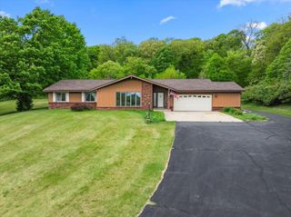 3455 Birnamwood DRIVE, Slinger, WI 53086