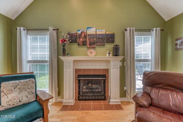 620 Glen Oaks Place, Johnson City, TN 37615