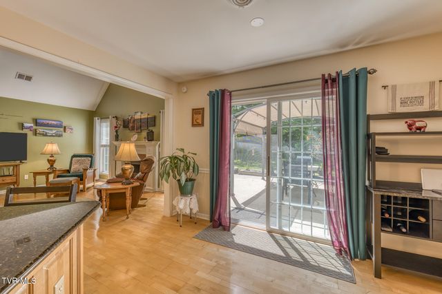 620 Glen Oaks Place, Johnson City, TN 37615