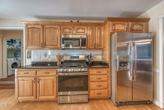 620 Glen Oaks Place, Johnson City, TN 37615