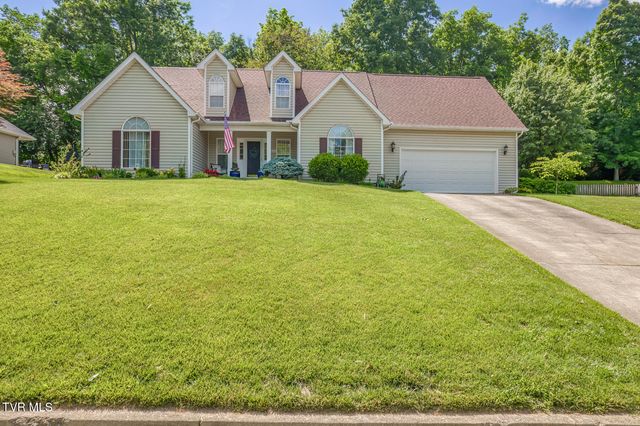 620 Glen Oaks Place, Johnson City, TN 37615