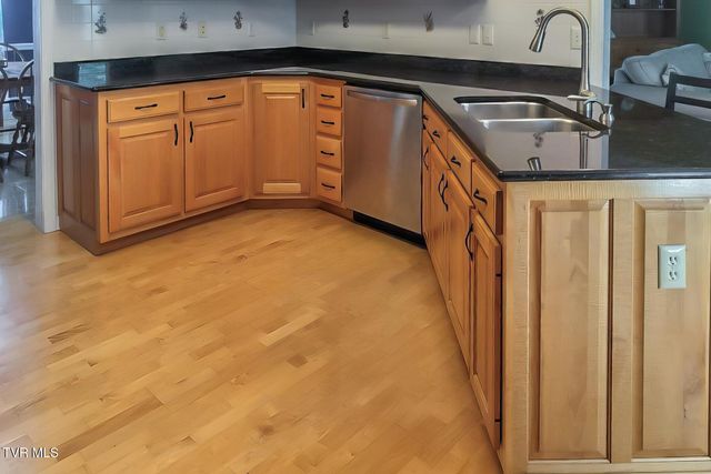 620 Glen Oaks Place, Johnson City, TN 37615