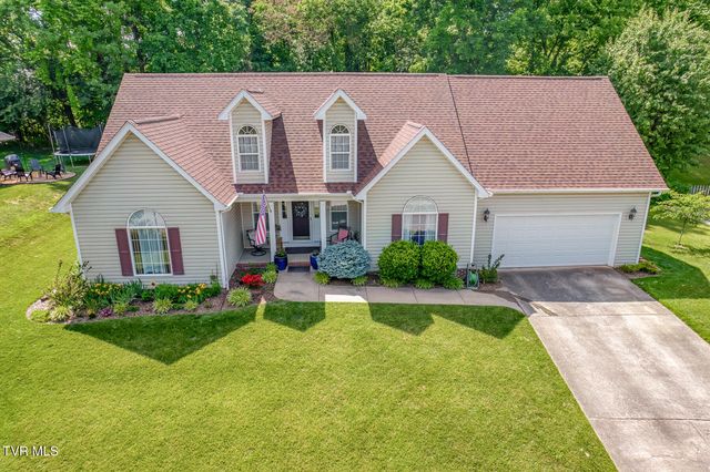 620 Glen Oaks Place, Johnson City, TN 37615