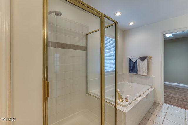 620 Glen Oaks Place, Johnson City, TN 37615