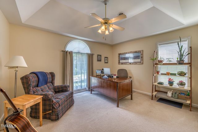 620 Glen Oaks Place, Johnson City, TN 37615