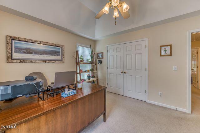 620 Glen Oaks Place, Johnson City, TN 37615