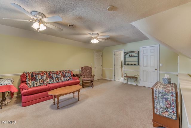 620 Glen Oaks Place, Johnson City, TN 37615