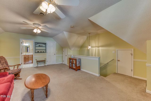 620 Glen Oaks Place, Johnson City, TN 37615