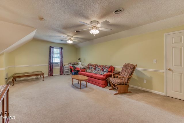 620 Glen Oaks Place, Johnson City, TN 37615