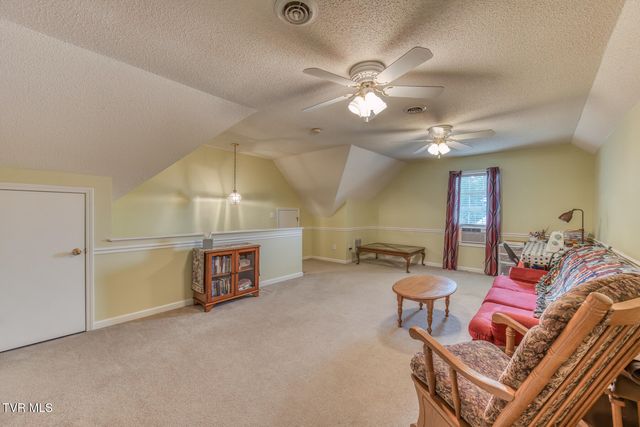 620 Glen Oaks Place, Johnson City, TN 37615