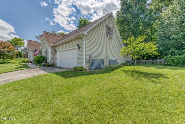 620 Glen Oaks Place, Johnson City, TN 37615