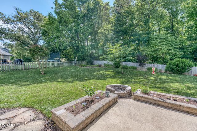 620 Glen Oaks Place, Johnson City, TN 37615