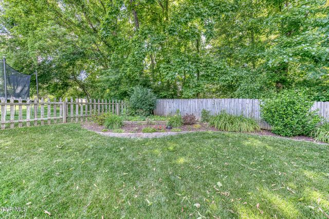620 Glen Oaks Place, Johnson City, TN 37615