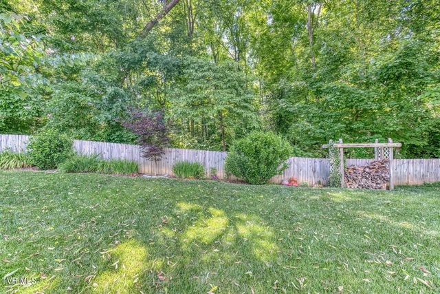 620 Glen Oaks Place, Johnson City, TN 37615
