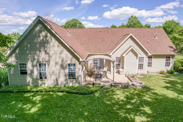 620 Glen Oaks Place, Johnson City, TN 37615