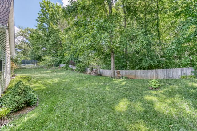 620 Glen Oaks Place, Johnson City, TN 37615