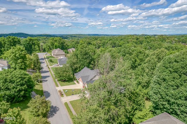 620 Glen Oaks Place, Johnson City, TN 37615