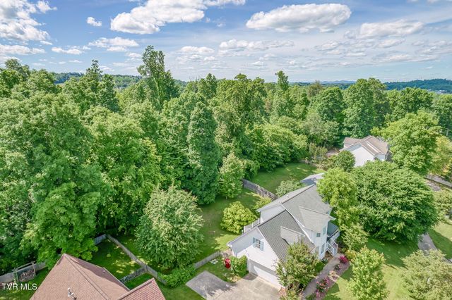 620 Glen Oaks Place, Johnson City, TN 37615