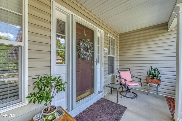620 Glen Oaks Place, Johnson City, TN 37615