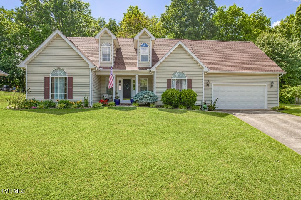 620 Glen Oaks Place, Johnson City, TN 37615