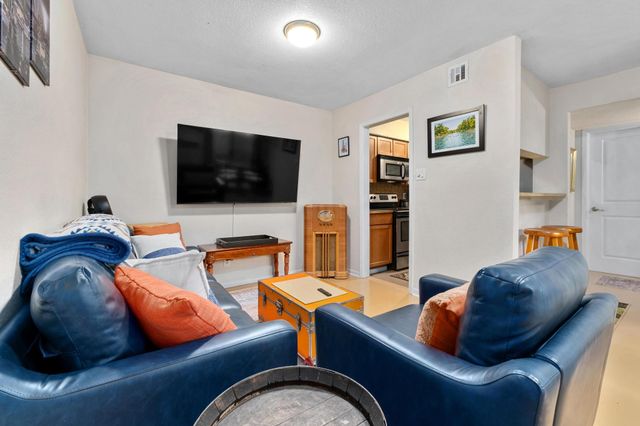 3204 Manchaca RD 407, Austin, TX 78704