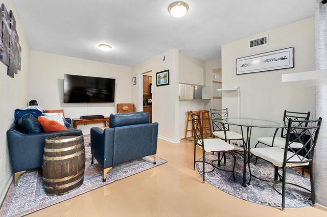 3204 Manchaca RD 407, Austin, TX 78704