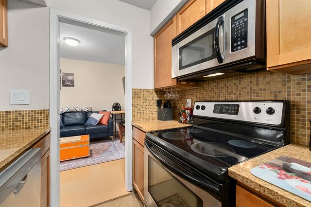 3204 Manchaca RD 407, Austin, TX 78704