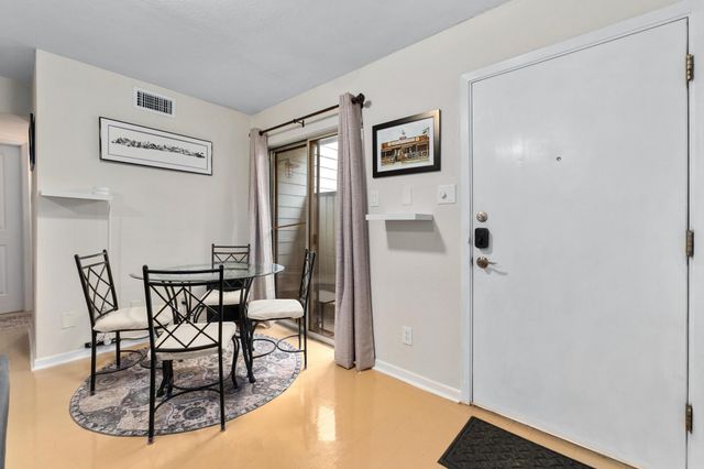 3204 Manchaca RD 407, Austin, TX 78704