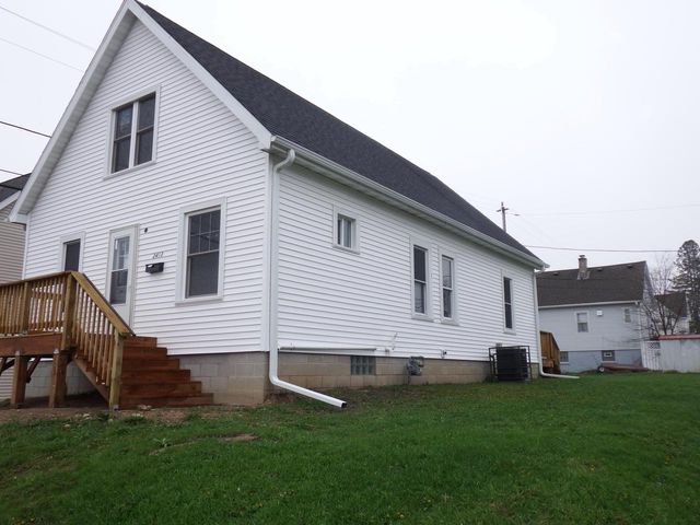 2413 14th AVENUE, South Milwaukee, WI 53172
