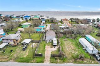 725 5th Street, Dickinson, TX 77539