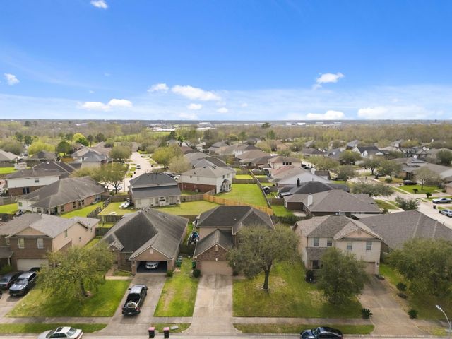 1319 Collier Point Lane, Fresno, TX 77545