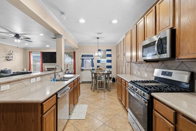 1319 Collier Point Lane, Fresno, TX 77545