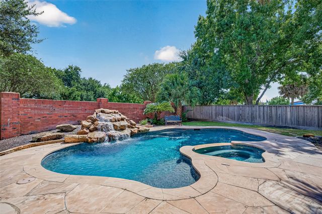63 Harbor View Drive, Sugar Land, TX 77479