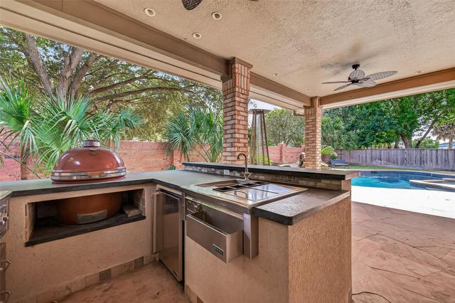 63 Harbor View Drive, Sugar Land, TX 77479
