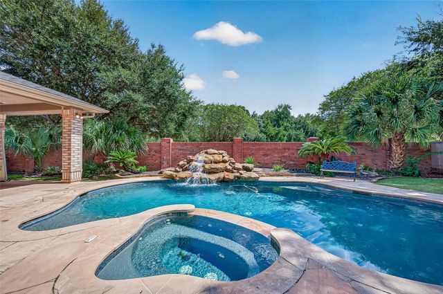 63 Harbor View Drive, Sugar Land, TX 77479