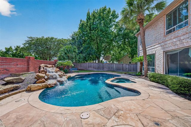 63 Harbor View Drive, Sugar Land, TX 77479