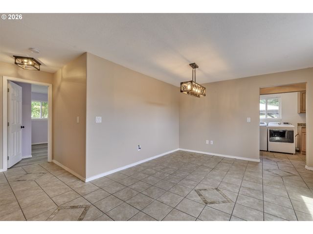 12120 Sw TONQUIN Rd, Sherwood, OR 97140
