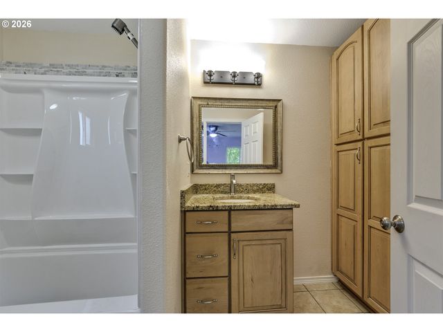 12120 Sw TONQUIN Rd, Sherwood, OR 97140