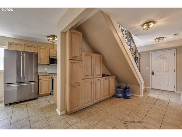 12120 Sw TONQUIN Rd, Sherwood, OR 97140
